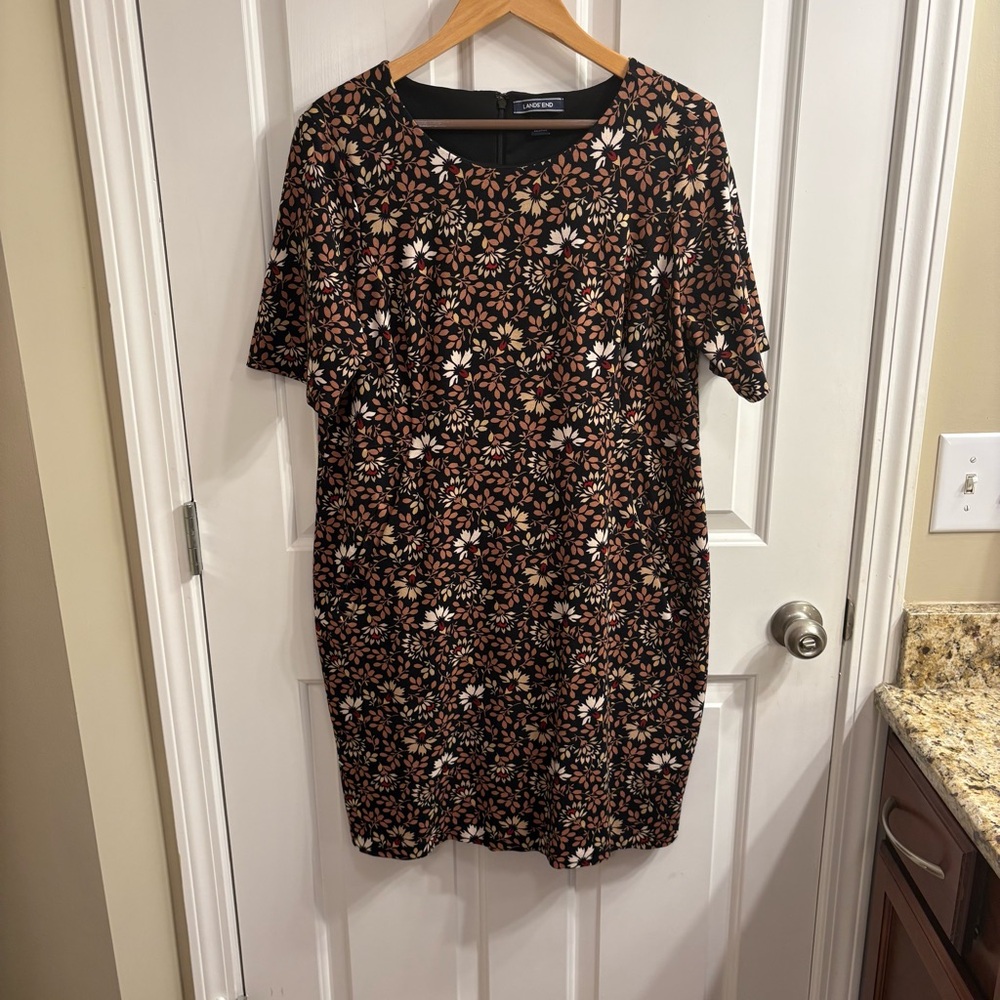 Lands' End Black Floral Shift Dress with Brown and White Accents with POCKETS!
